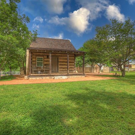 Town Creek Cabin Walk To Main St Villa Fredericksburg Kültér fotó